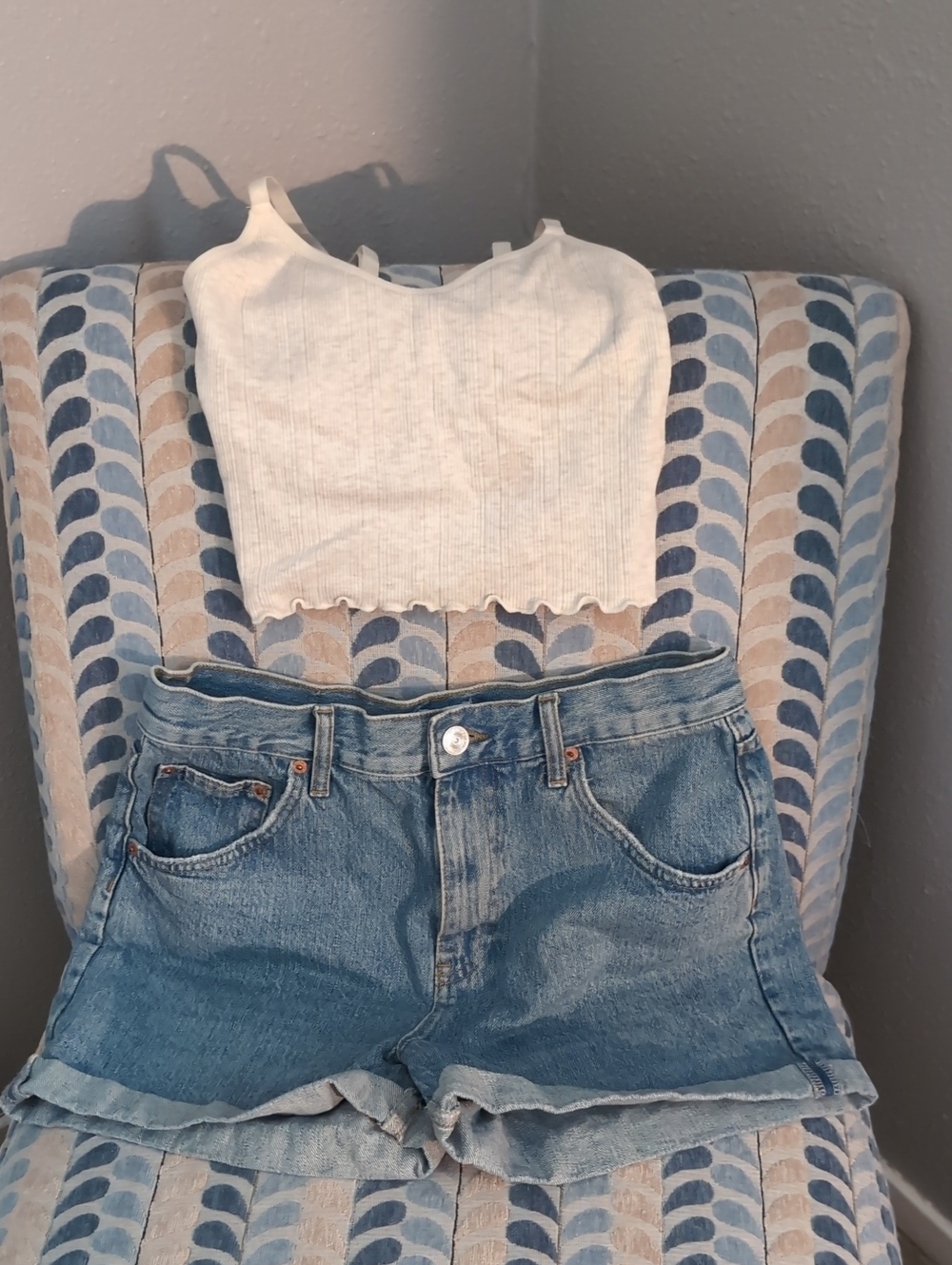 BDG Light Blue Denim Rolled Hem Mom Shorts 29